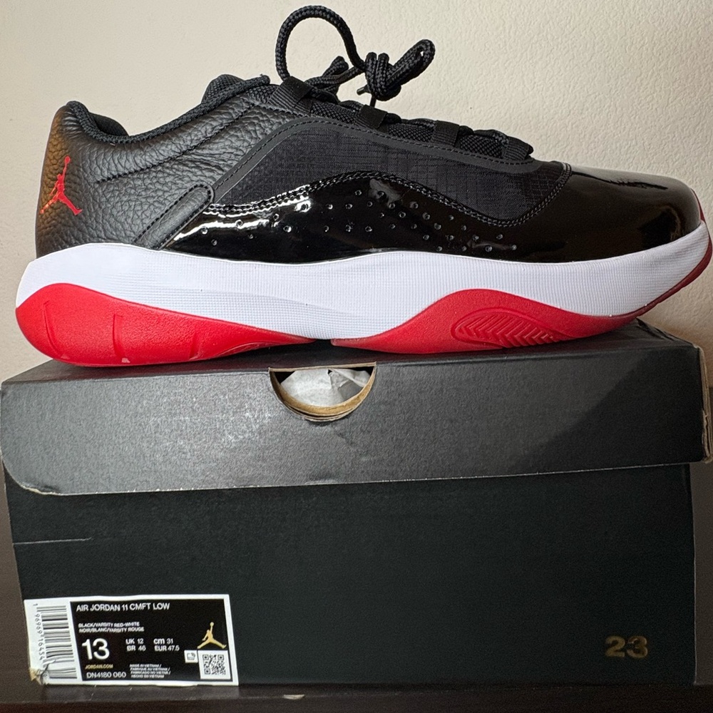 Air Jordan 11 CMFT Low - Black/Varsity Red/White - Mens size 13